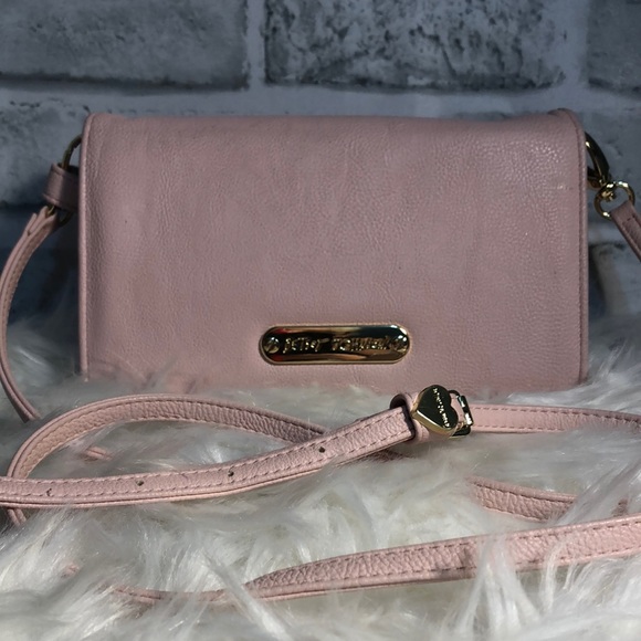 Betsey Johnson Handbags - Betsey Johnson Crossbody